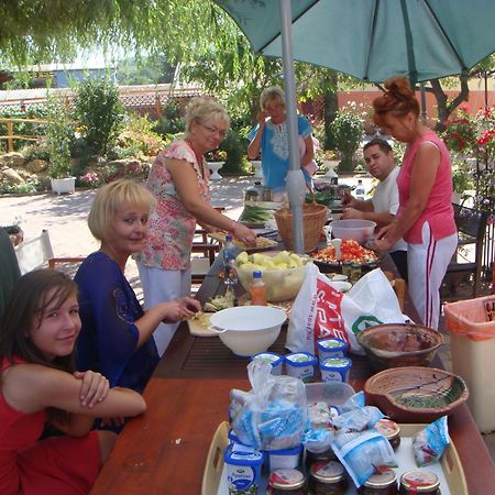 Holiday Vendeghaz Es Szabadidokert Jardanhaza Exterior foto