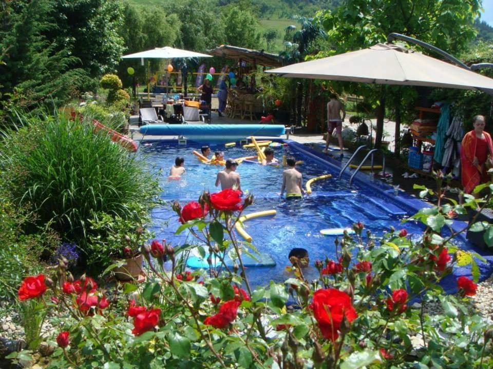 Holiday Vendeghaz Es Szabadidokert Jardanhaza Exterior foto