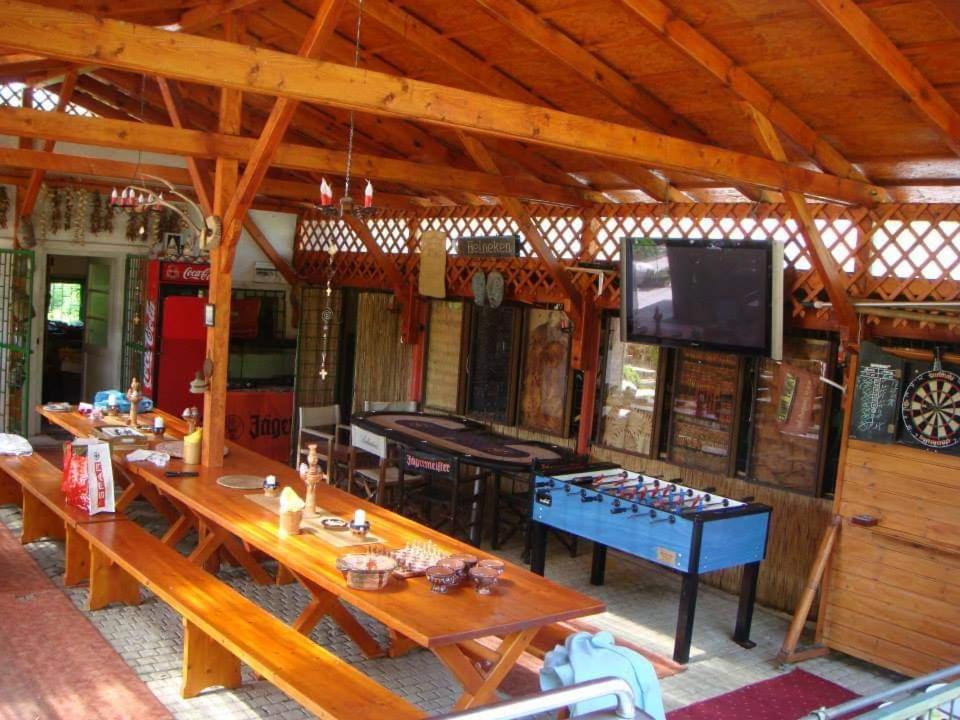 Holiday Vendeghaz Es Szabadidokert Jardanhaza Exterior foto